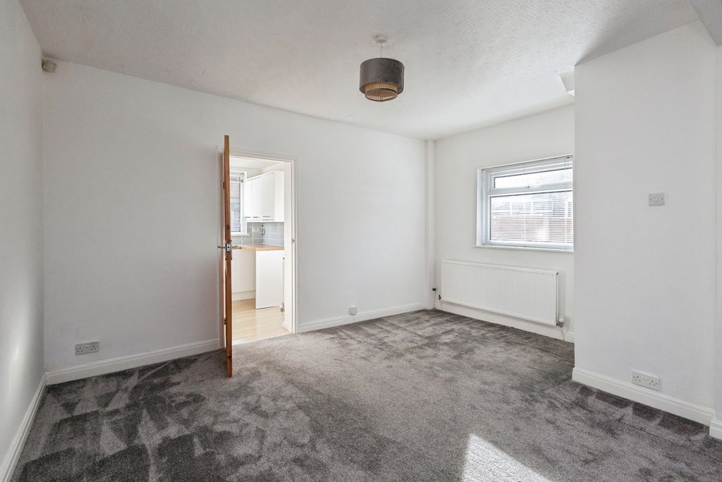 Property photo 3 of 14 Photo