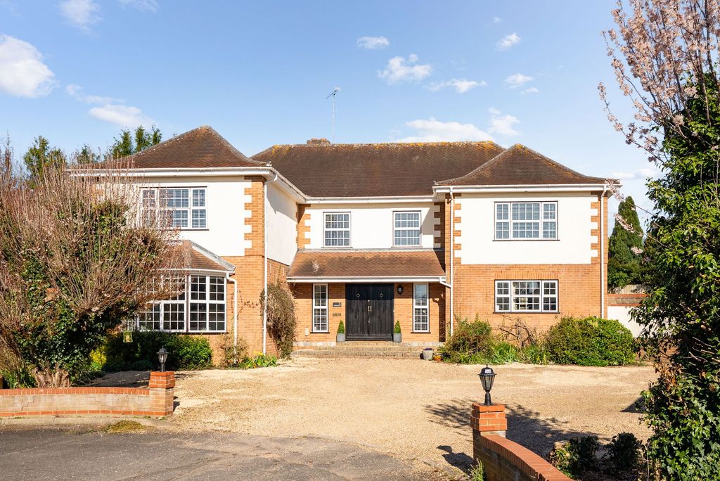 Property photo 1 of 32