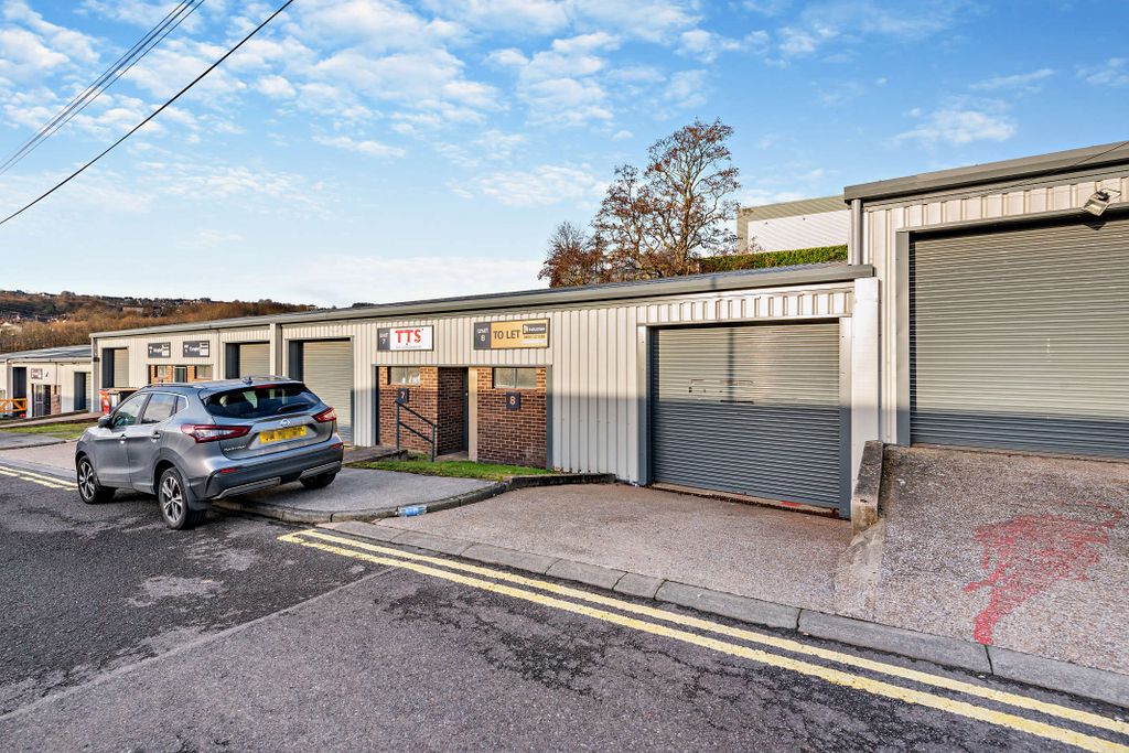 Property photo 3 of 4 8582729-Exterior01-800