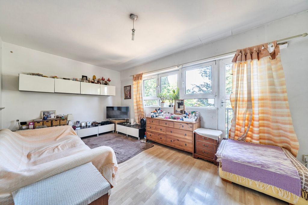 Property photo 2 of 11