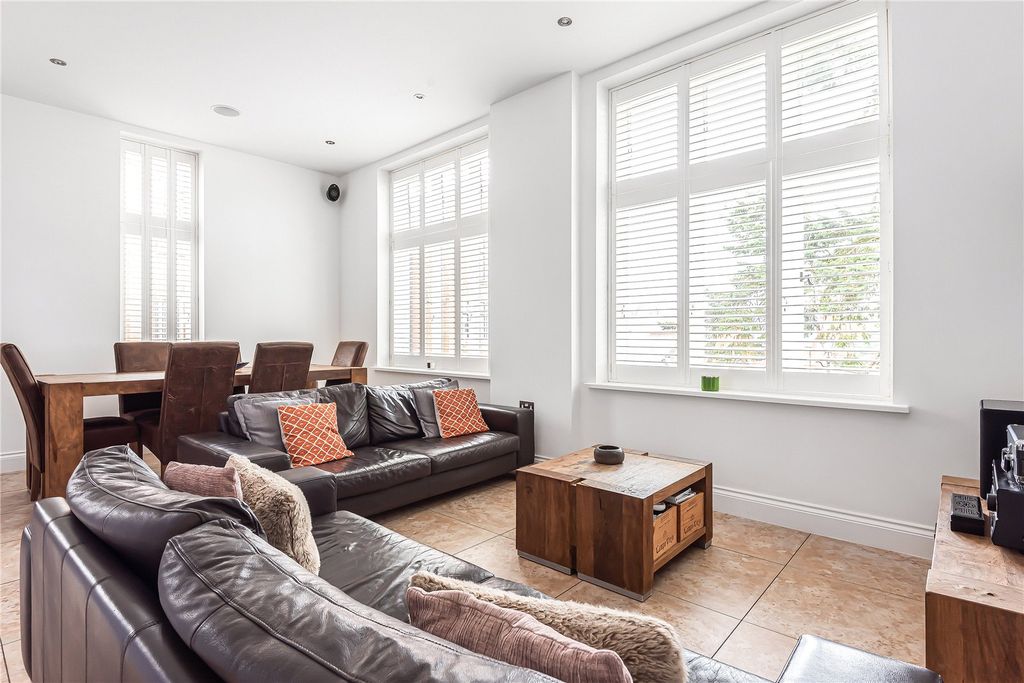 Property photo 2 of 29 Picture No. 26