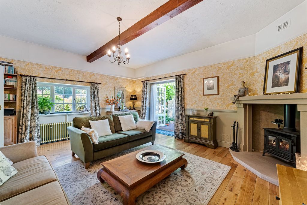 Property photo 3 of 35