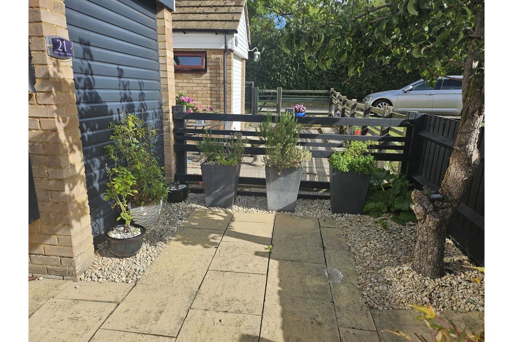 Property photo 2 of 36