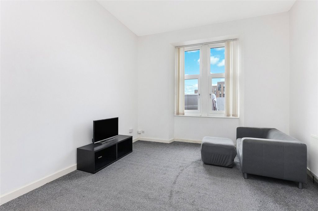 Property photo 2 of 13 2