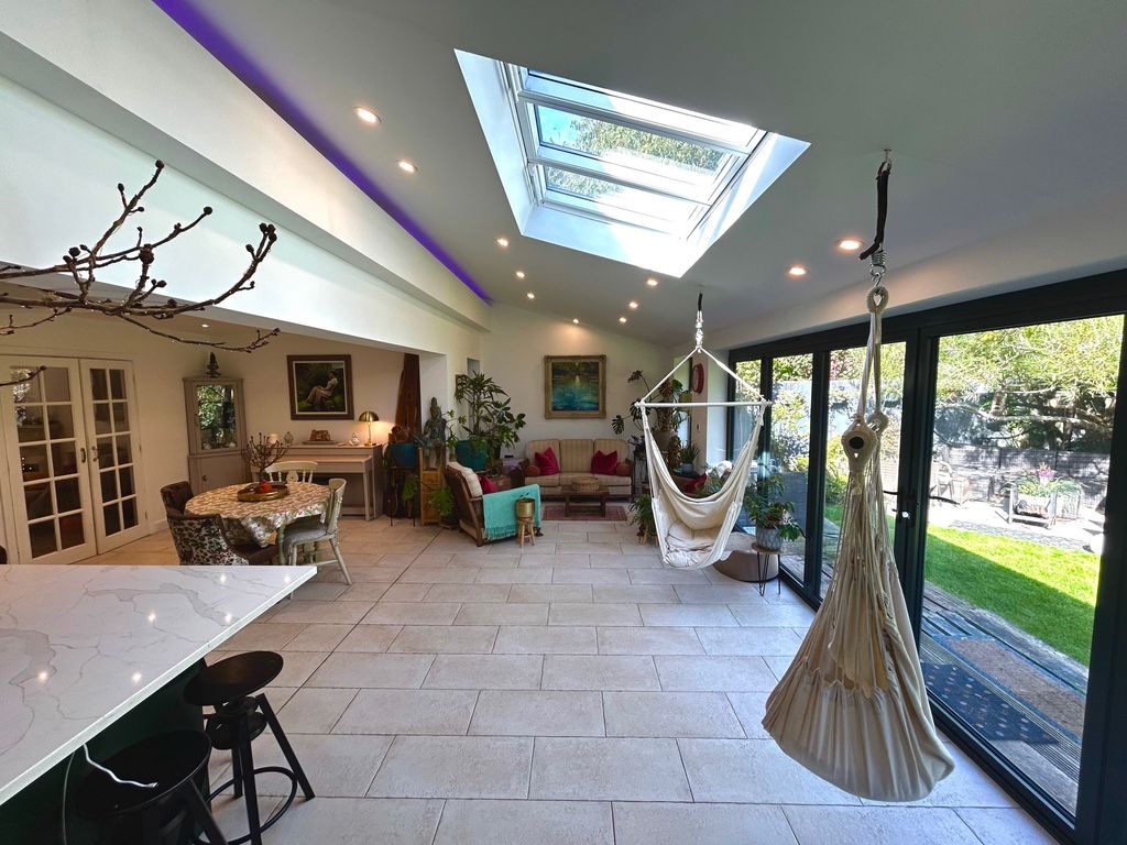 Property photo 3 of 21