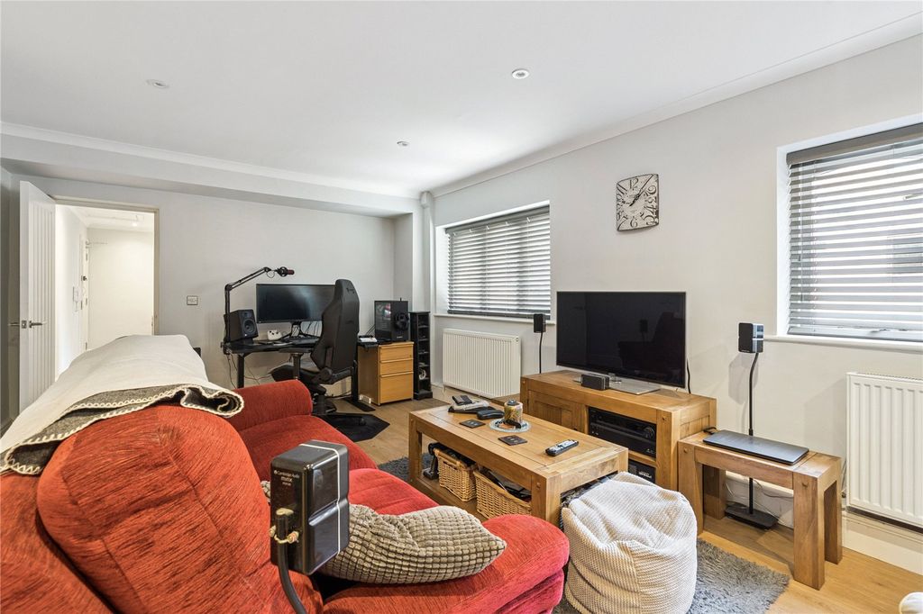 Property photo 3 of 9 Picture No. 11