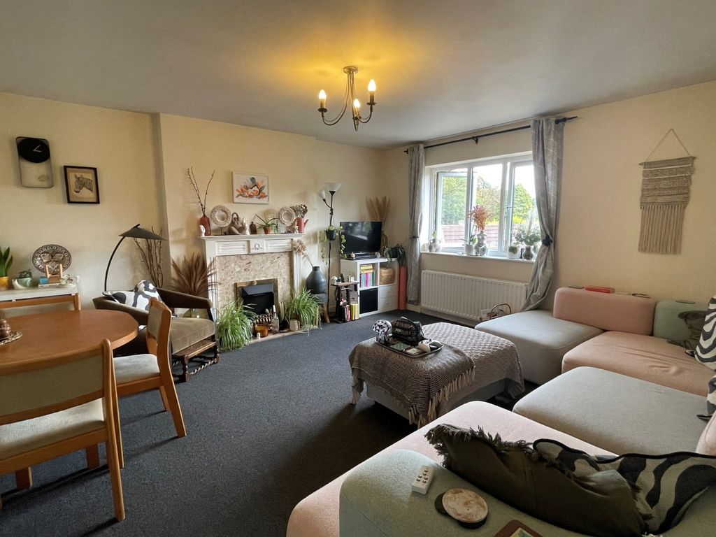 Property photo 2 of 7 Picture No. 11