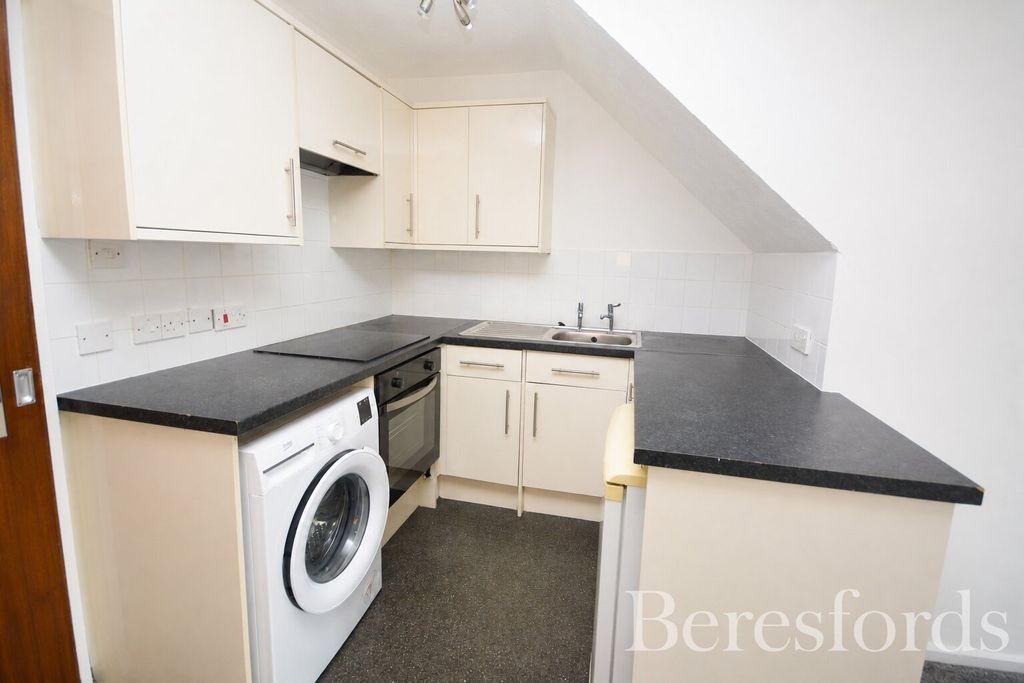Property photo 3 of 5 Kitchen