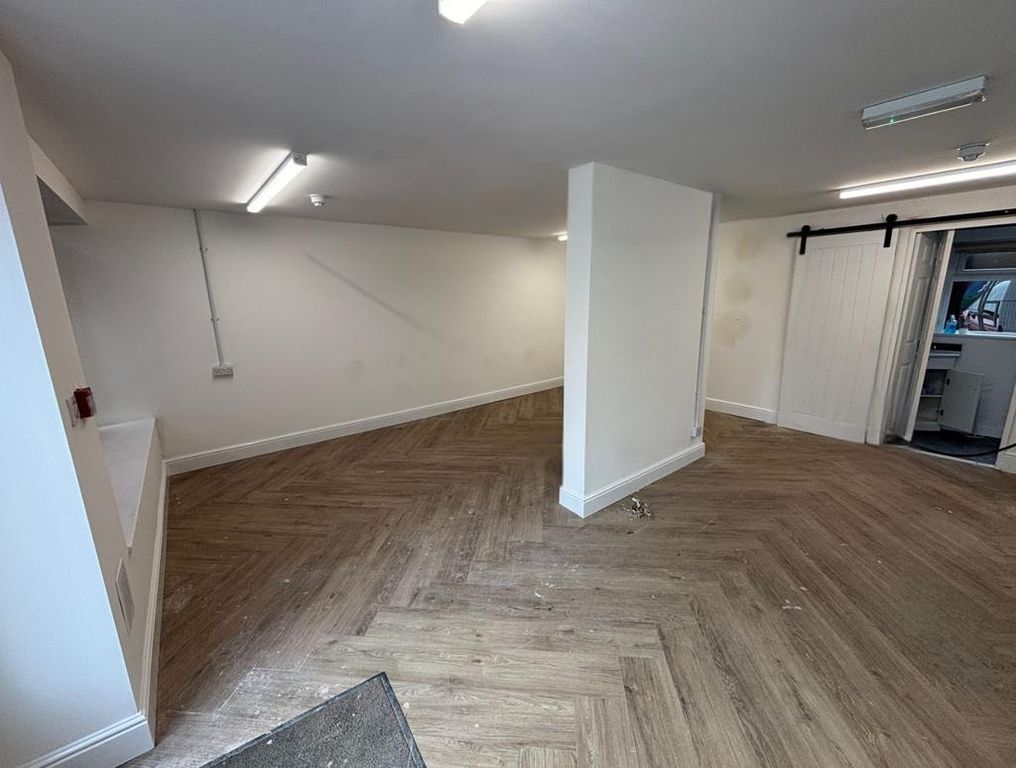 Property photo 3 of 4 Photo 10