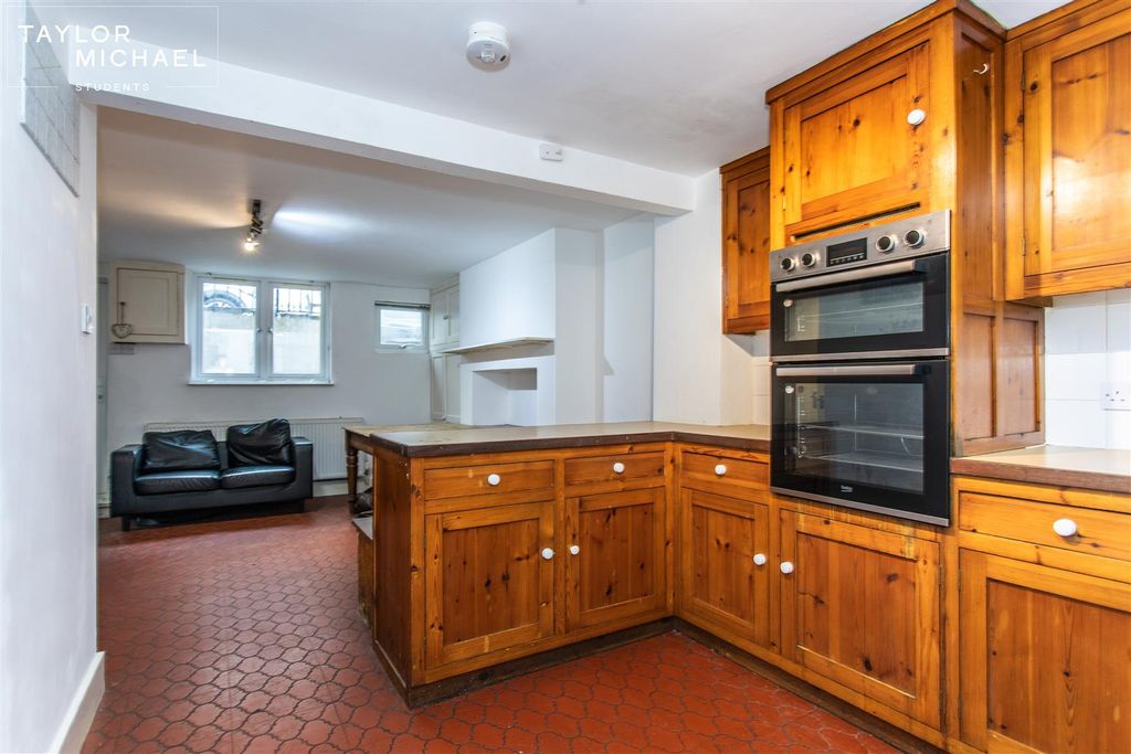 Property photo 1 of 24 Kitchen/Livingroom