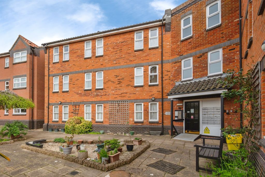 Property photo 1 of 15