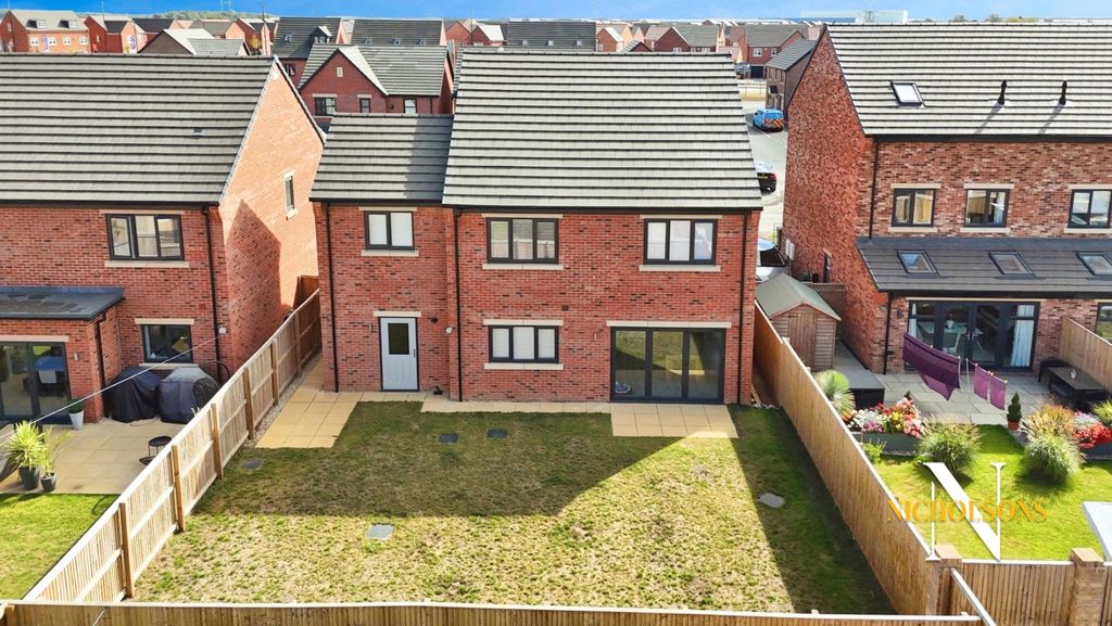 Property photo 2 of 23 4396542