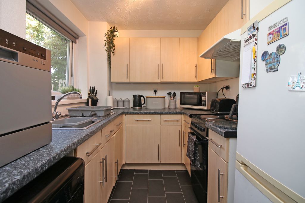 Property photo 3 of 13