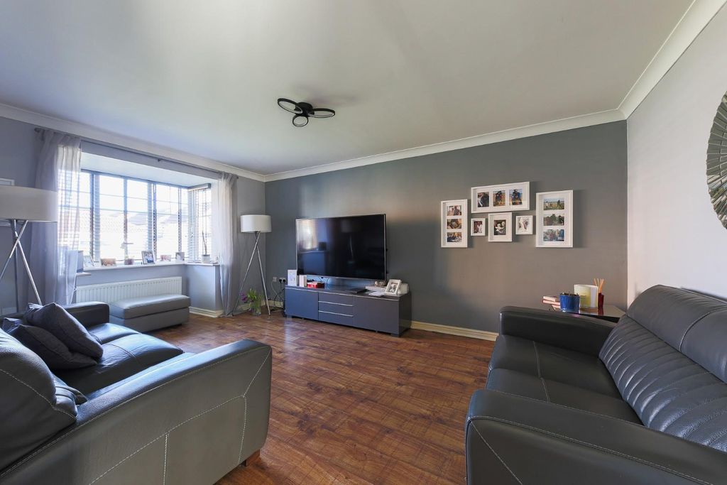 Property photo 2 of 14 Living Room