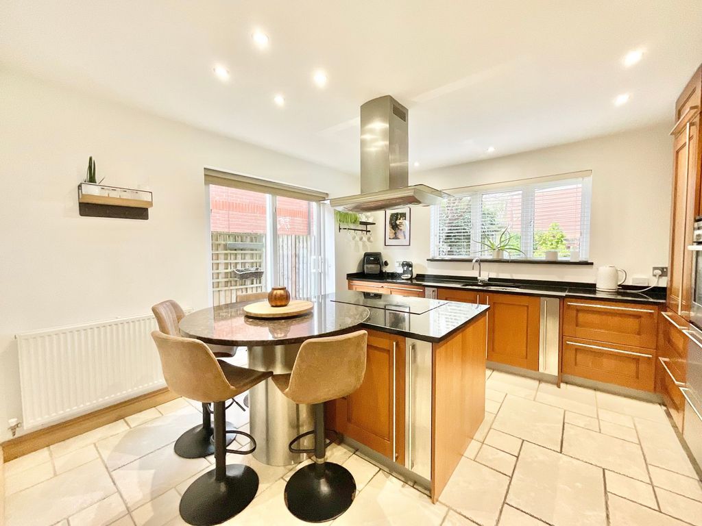 Property photo 3 of 28