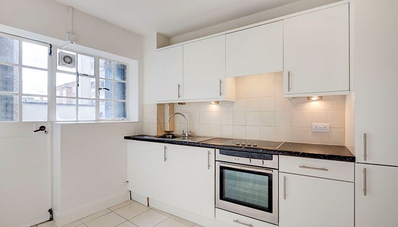 Property photo 2 of 6 Kitchen