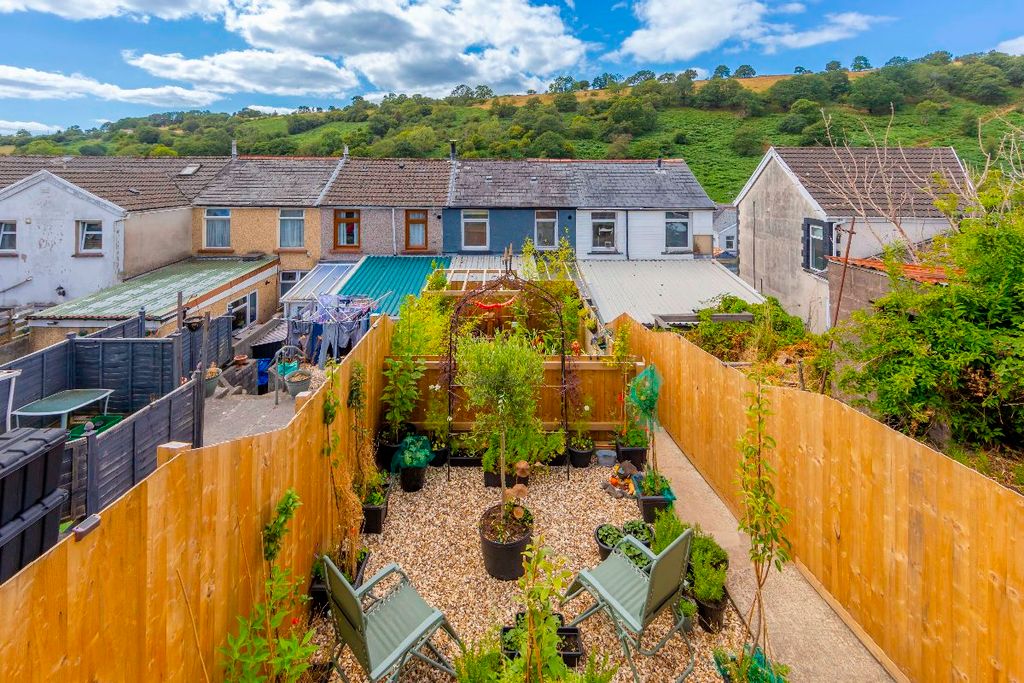 Property photo 2 of 38