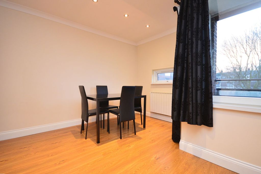 Property photo 3 of 10 5