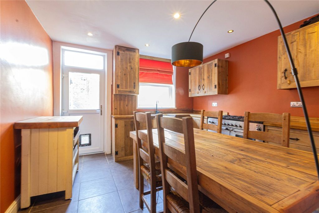 Property photo 2 of 28 Kitchen Diner