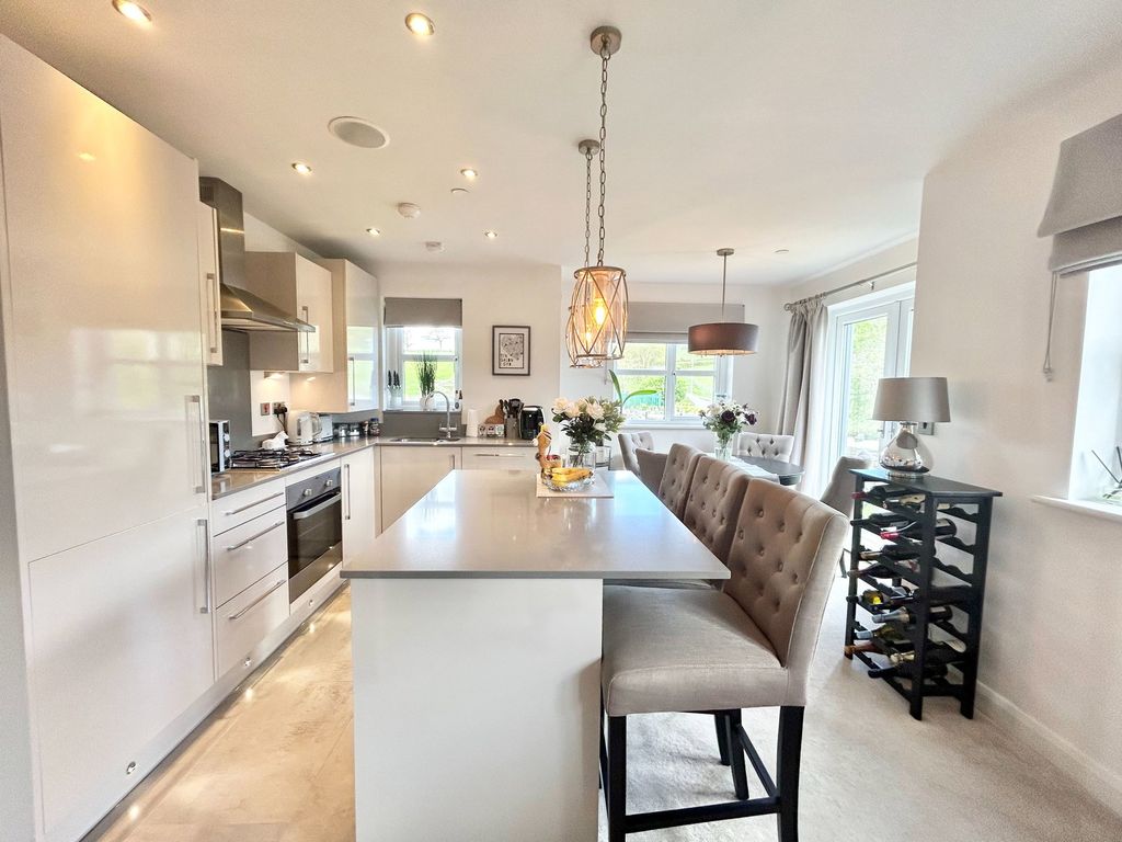 Additional image 5 of 2 bed flat for saleLon Y Dderwen, Conwy LL32