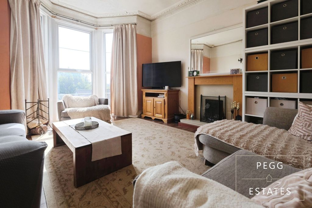 Property photo 2 of 42