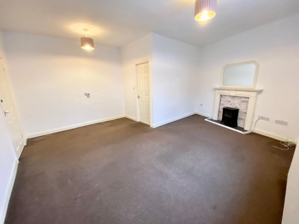 Property photo 2 of 14 Lounge