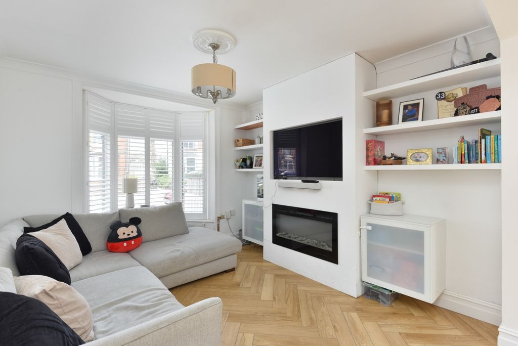 Property photo 2 of 19 4305976