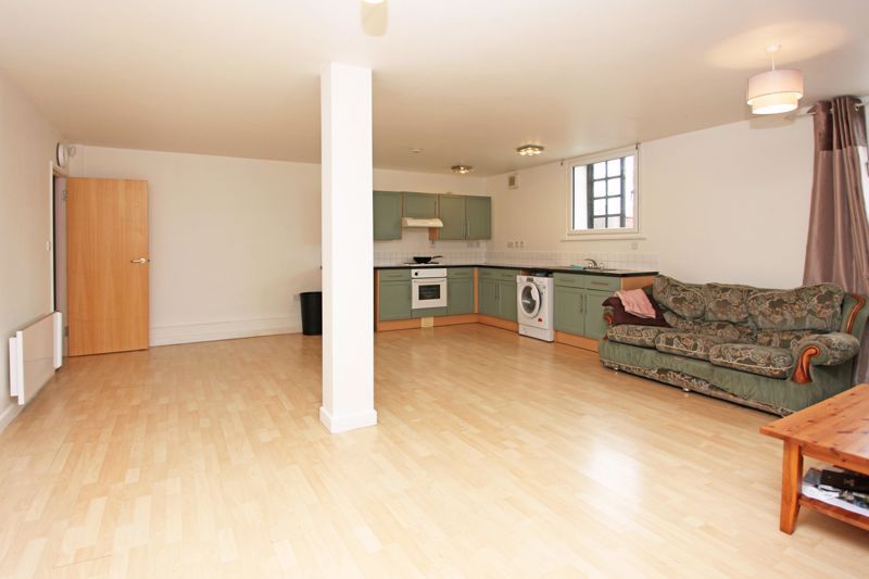 Property photo 1 of 15 Photo 5