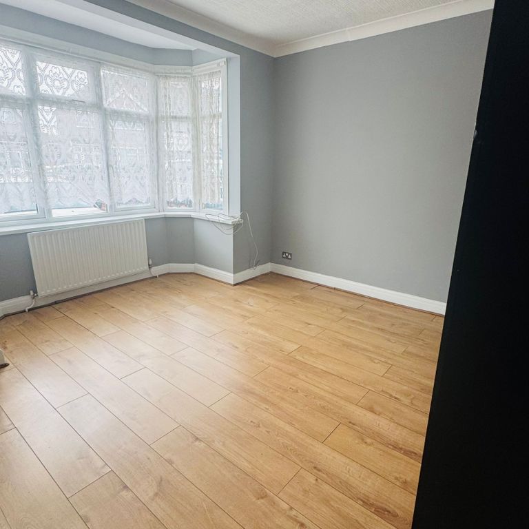 Property photo 3 of 11 Gallery