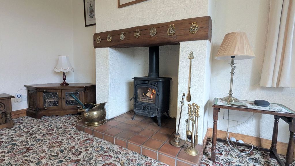 Property photo 3 of 35