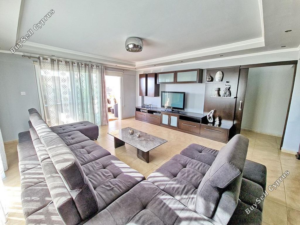 Property photo 3 of 34