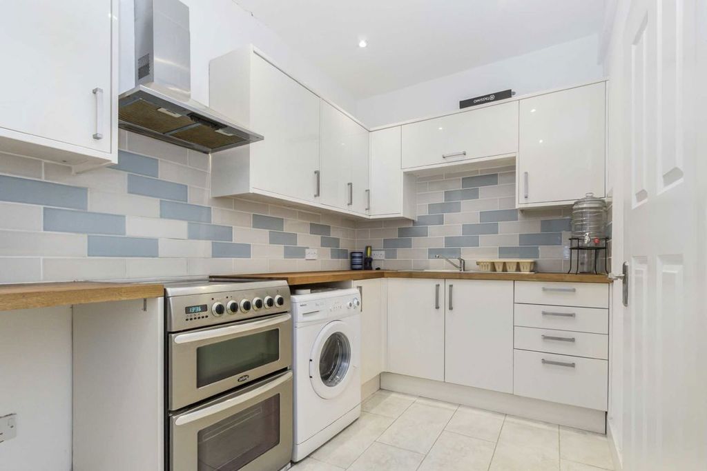Property photo 1 of 4