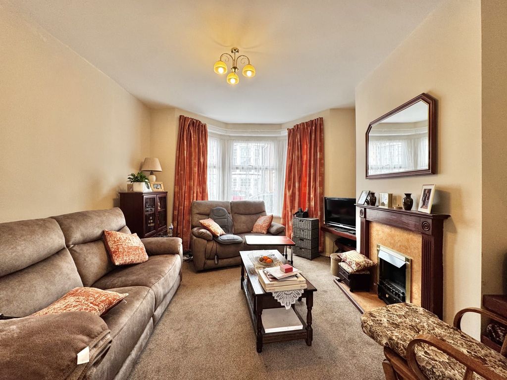 Property photo 3 of 18