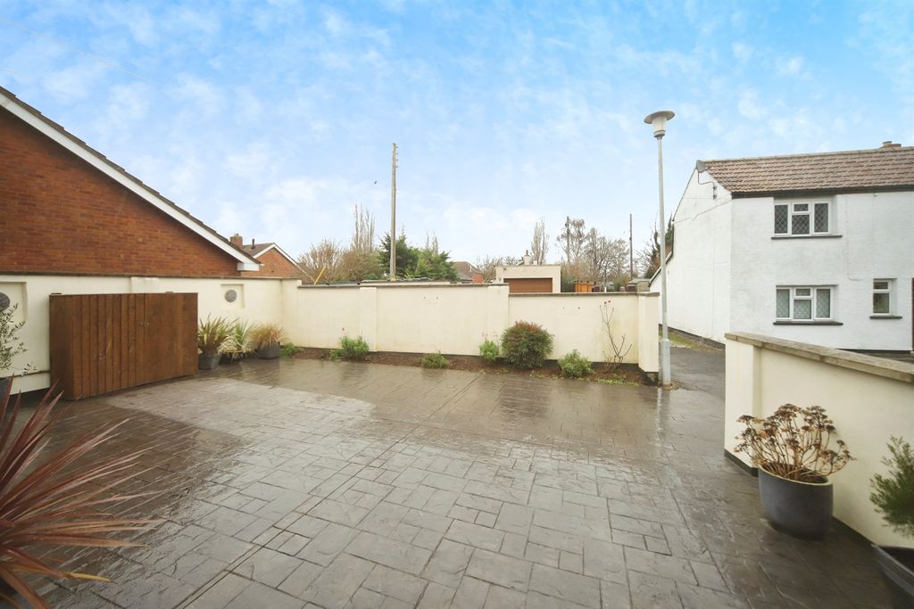 Property photo 3 of 19