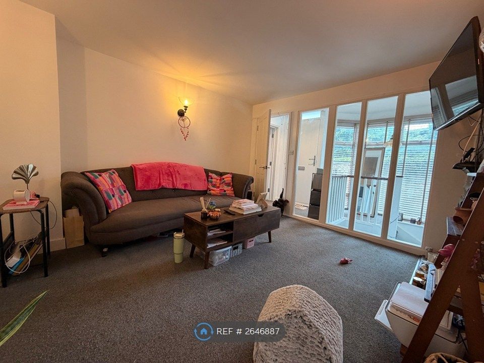 Property photo 3 of 21