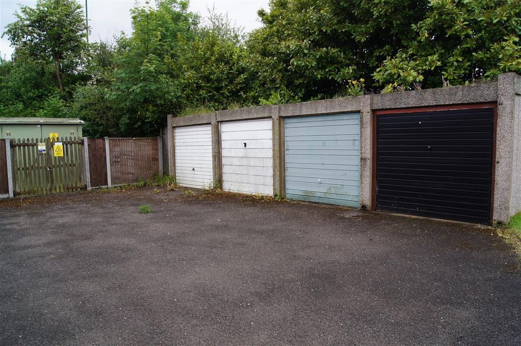 Property photo 1 of 2