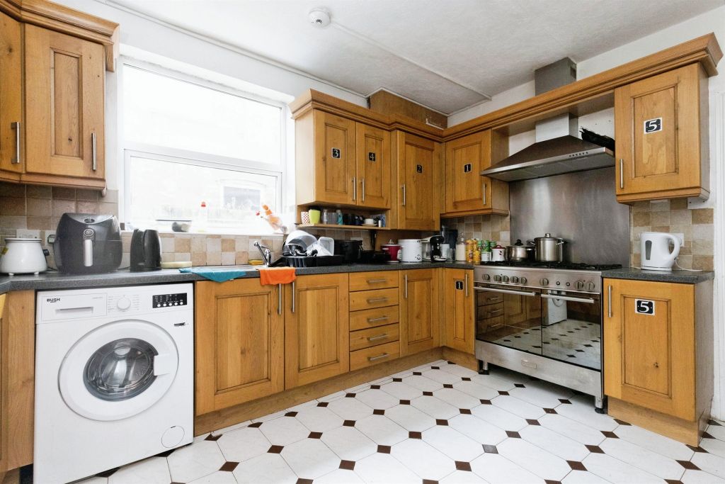 Property photo 2 of 17