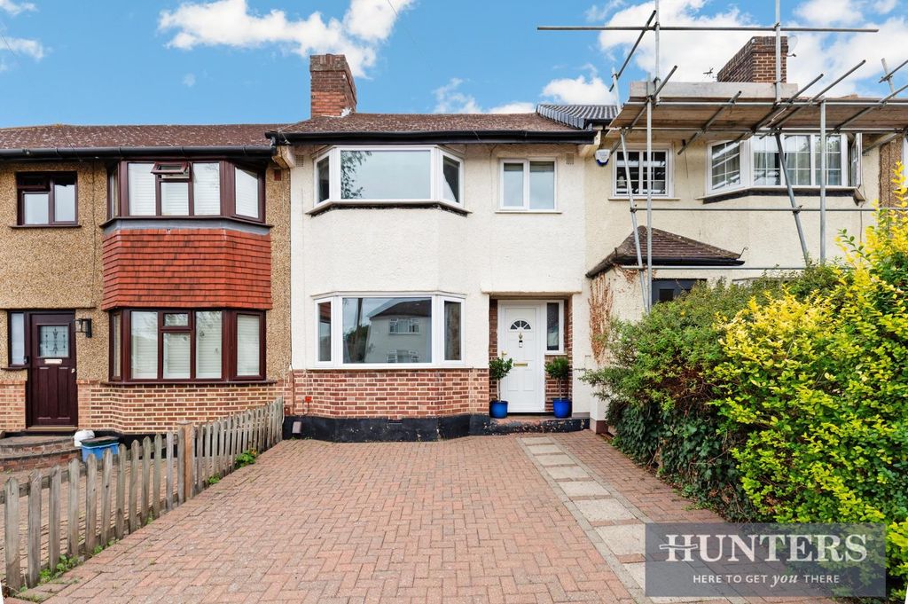 Property photo 1 of 13 Delcombe Avenue, -36.Jpg