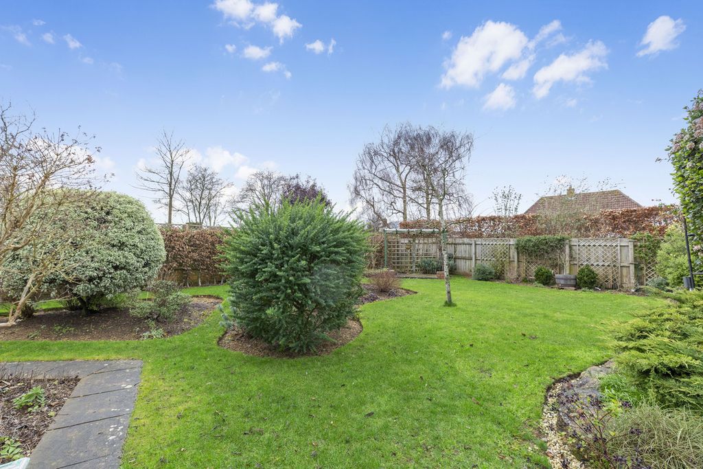 Property photo 2 of 22