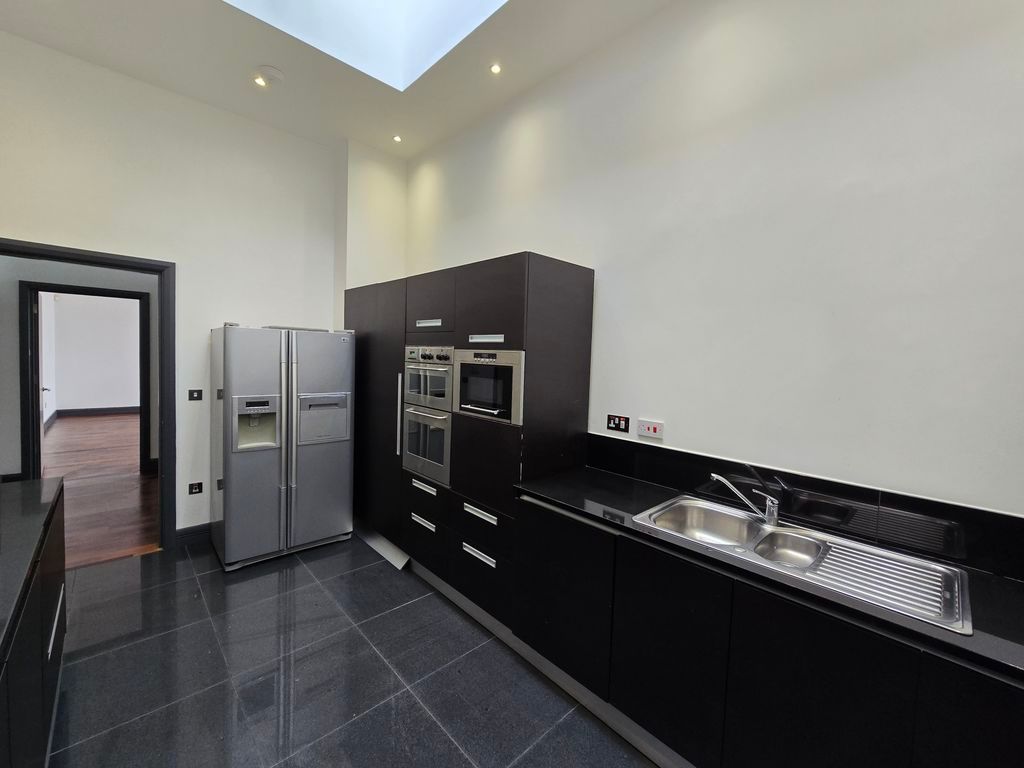 Property photo 3 of 17 Photo 2