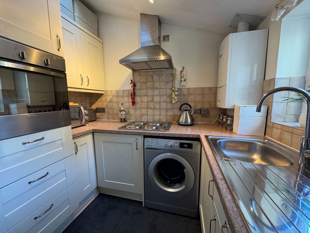 Property photo 3 of 11