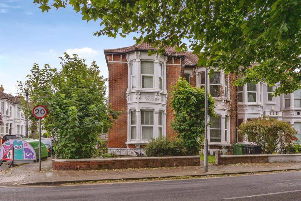 Property photo 1 of 13