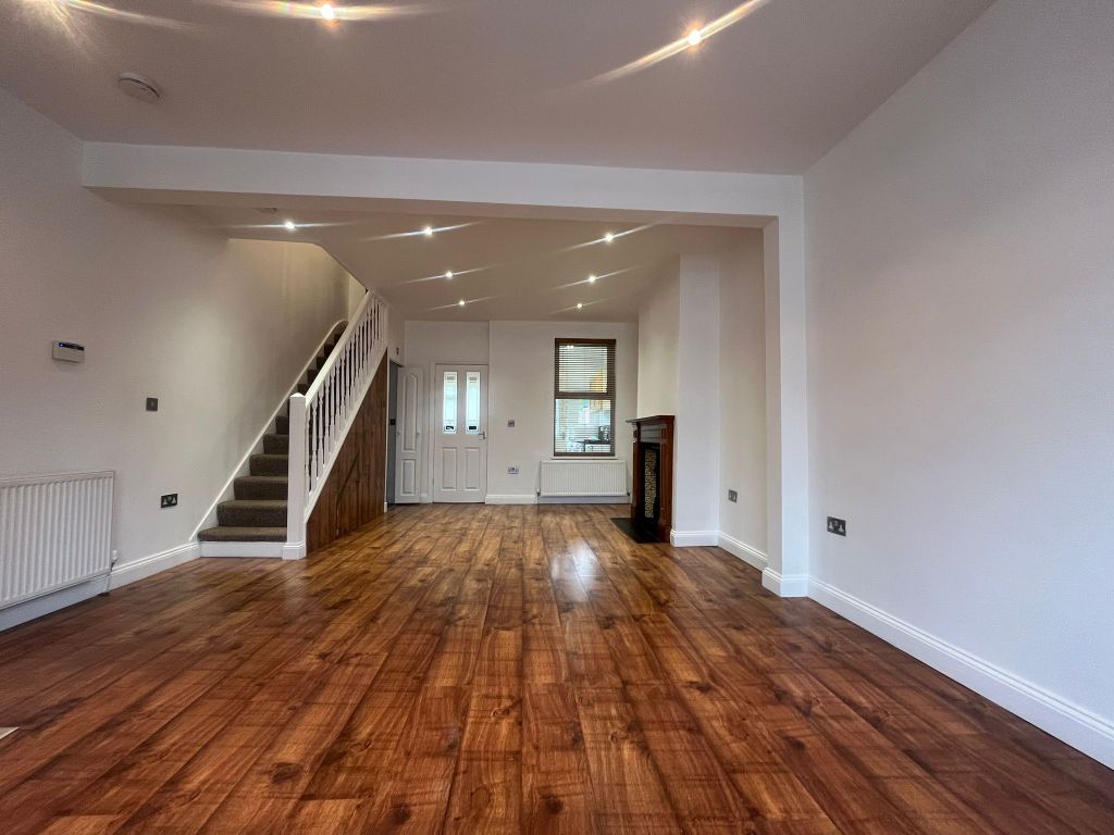 Property photo 2 of 14 1Bc4E2F7-1E3c-4048-A517-6Ec564853369