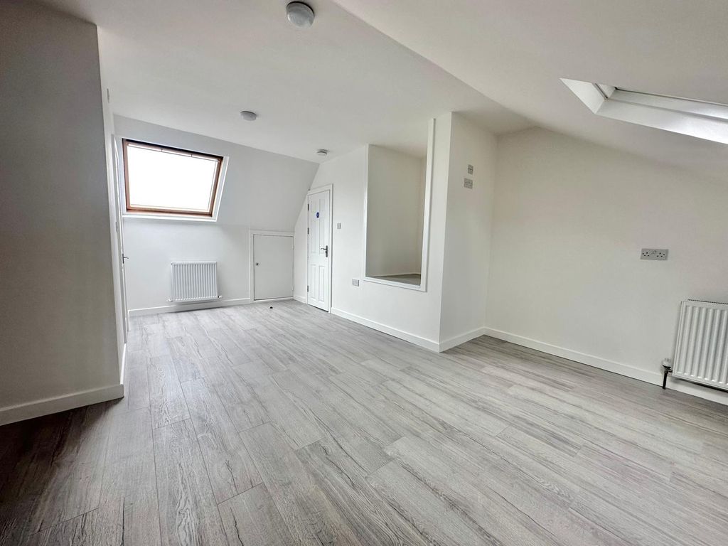 Property photo 3 of 10 Img_6387