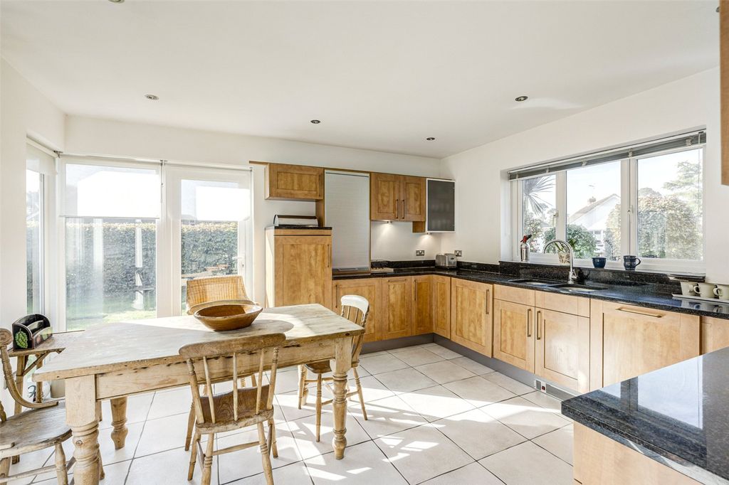 Property photo 2 of 22 Picture No. 13