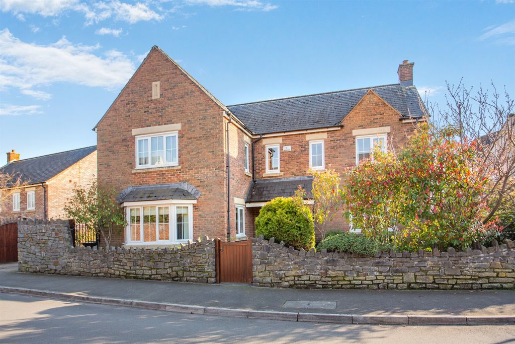 Property photo 1 of 25