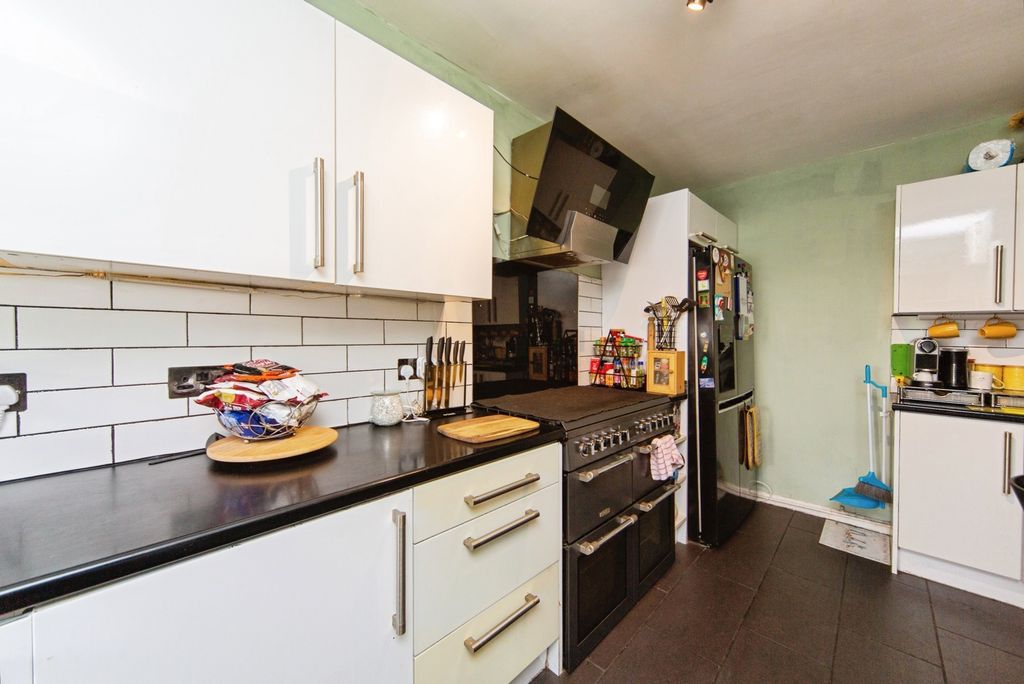 Property photo 3 of 19 Pbox-Img.Jpg