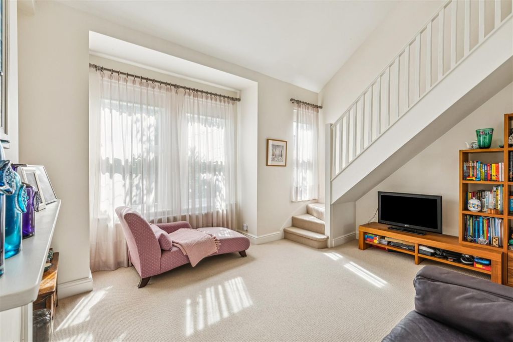 Property photo 3 of 8 Weston Road W4 For Sale