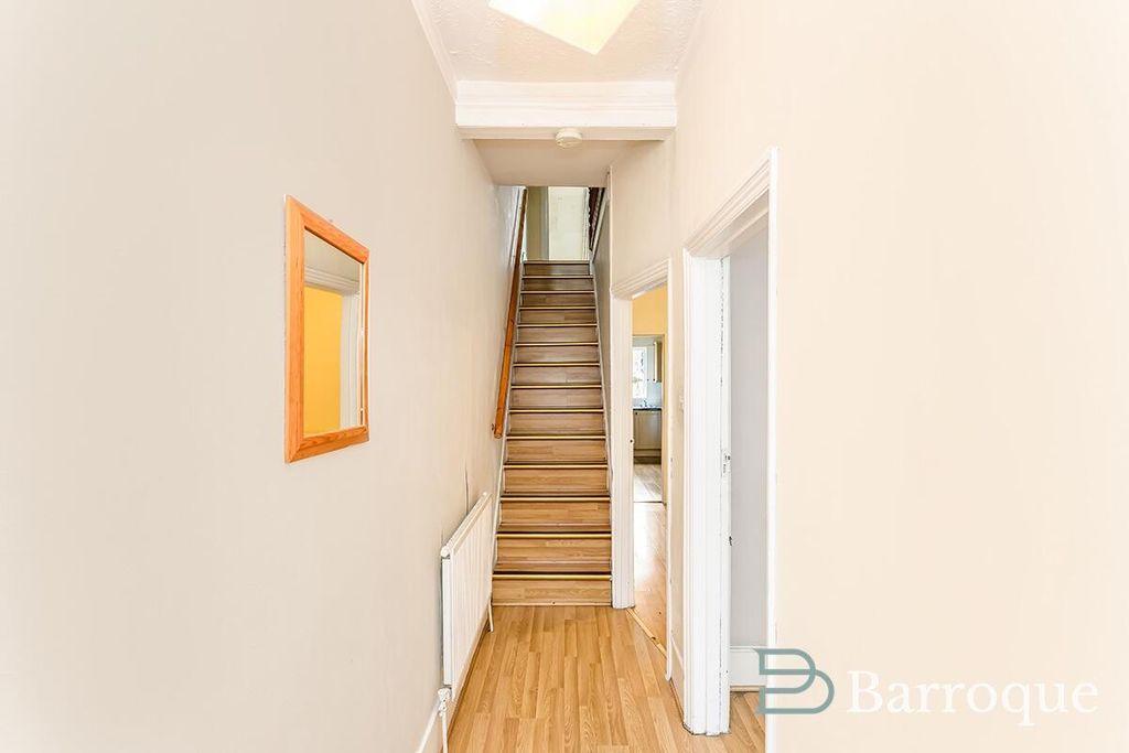 Property photo 2 of 22 Hallway