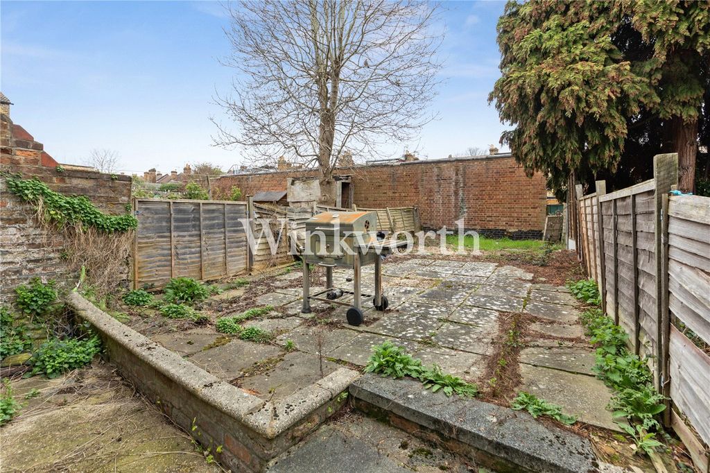 Property photo 2 of 15 Picture No. 11